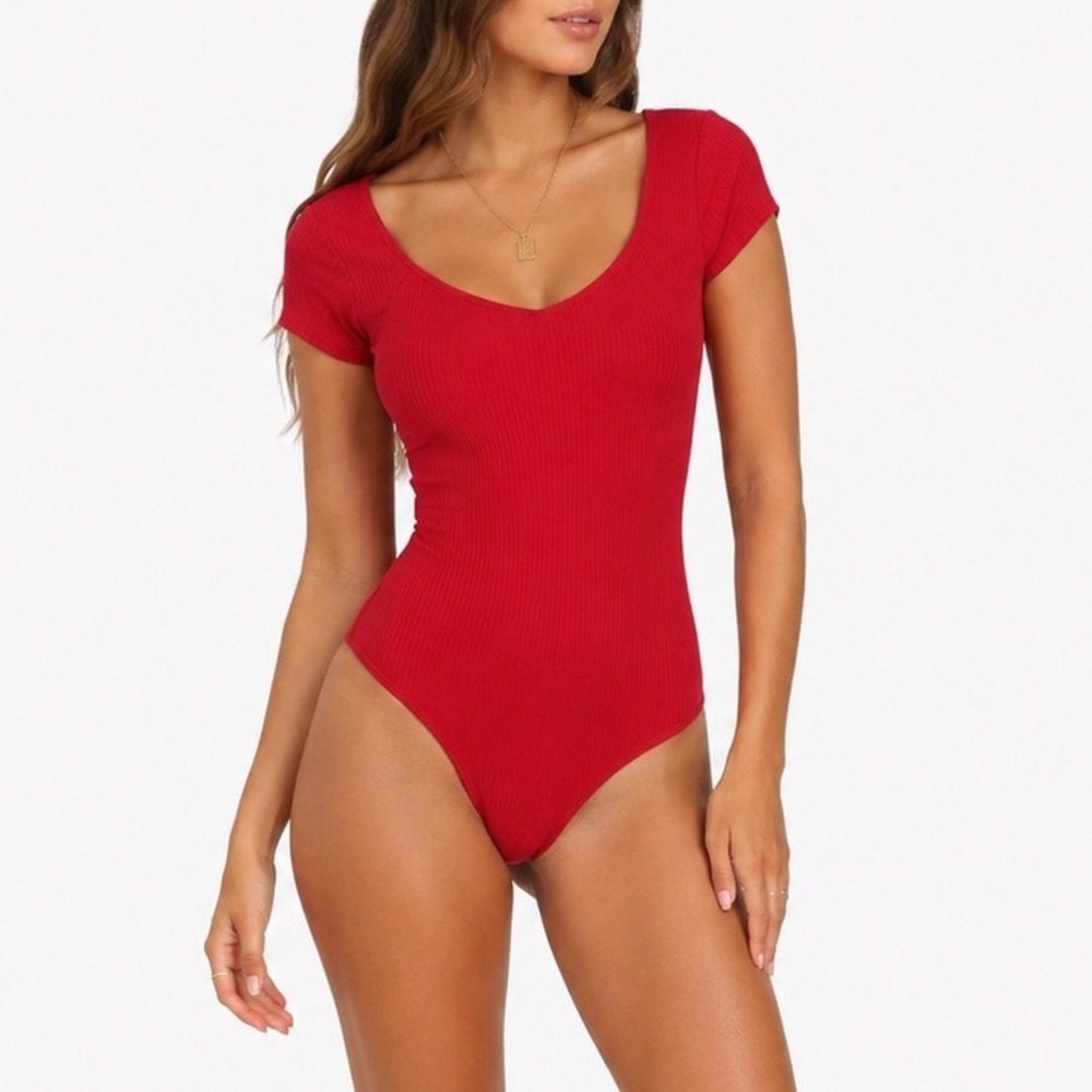 Elodie‎ Women's Red Ribbed Short Sleeve Sweetheart Neck Bodysuit Medium Stretch